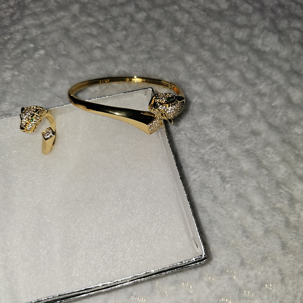 Elegant Gold Panther Jewelry Set